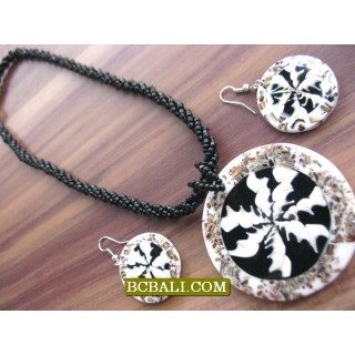 set necklaces earrings beaded shells package